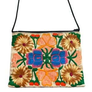 Floral Embroidered Crossbody‎ Passport Bag